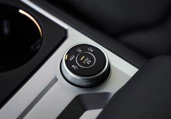 Подержанный автомобиль Volkswagen Touareg 2021 года (21 фото)