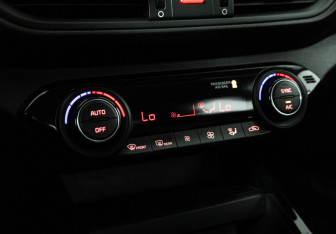 Подержанный автомобиль Kia Cerato Sedan 2019 года (16 фото)