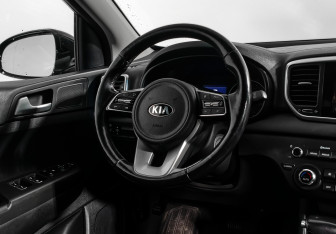 Подержанный автомобиль Kia Sportage 2019 года (15 фото)