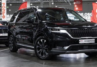 Подержанный автомобиль Kia Carnival 2020 года (5 фото)