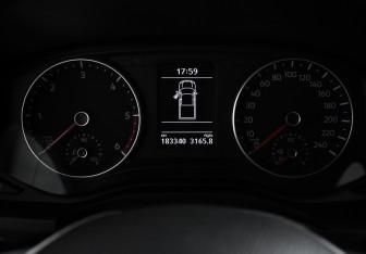 Подержанный автомобиль Volkswagen Amarok 2016 года (19 фото)