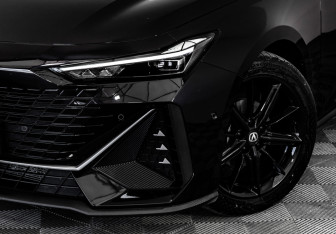 Подержанный автомобиль Changan UNI-V 2024 года (11 фото)