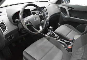 Подержанный автомобиль Hyundai Creta 2017 года (10 фото)