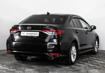 Подержанный автомобиль Toyota Corolla Sedan 2019 года (5 фото)