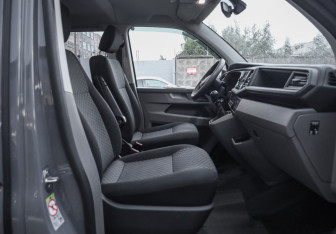 Подержанный автомобиль Volkswagen Caravelle 2020 года (21 фото)