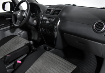 Подержанный автомобиль Suzuki SX4 Hatchback 2012 года (13 фото)