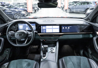 Подержанный автомобиль Geely Monjaro 2023 года (21 фото)