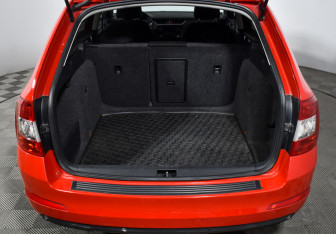 Подержанный автомобиль Skoda Octavia Wagon 2014 года (19 фото)