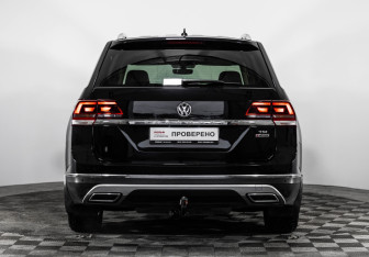 Подержанный автомобиль Volkswagen Teramont 2018 года (8 фото)