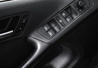 Подержанный автомобиль Volkswagen Tiguan 2013 года (10 фото)