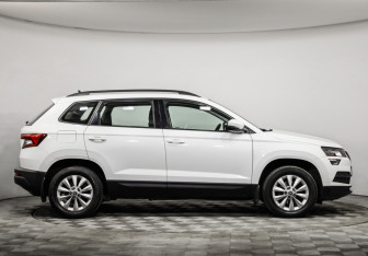 Подержанный автомобиль Skoda Karoq 2020 года (4 фото)
