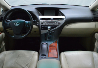 Подержанный автомобиль Lexus RX 2010 года (14 фото)