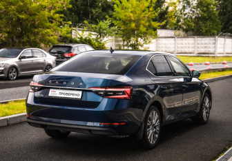 Подержанный автомобиль Skoda Superb Liftback 2022 года (6 фото)