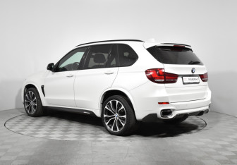 Подержанный автомобиль BMW X5 2018 года (7 фото)