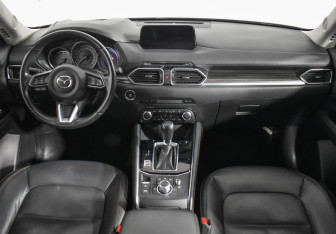Подержанный автомобиль Mazda CX-5 2018 года (13 фото)