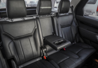 Подержанный автомобиль Land Rover Discovery 2017 года (29 фото)