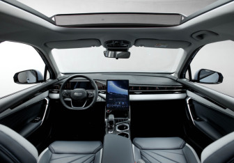 Новый Geely Atlas 2025 (9 фото)