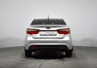 Подержанный автомобиль Kia Rio Sedan 2012 года (6 фото)