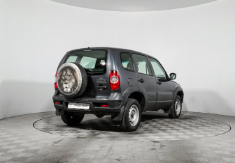 Подержанный автомобиль Chevrolet Niva 2020 года (5 фото)