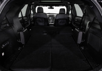 Подержанный автомобиль Ford Explorer 2017 года (30 фото)