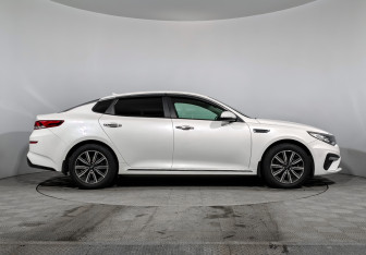 Подержанный автомобиль Kia Optima Sedan 2018 года (4 фото)