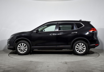 Подержанный автомобиль Nissan X-Trail 2019 года (8 фото)