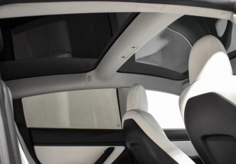 Подержанный автомобиль Tesla Model 3 2019 года (14 фото)