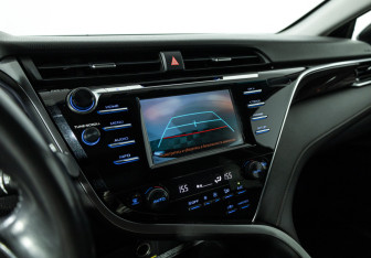 Подержанный автомобиль Toyota Camry Sedan 2019 года (15 фото)
