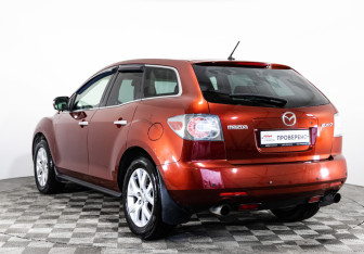 Подержанный автомобиль Mazda CX-7 2007 года (7 фото)