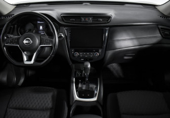 Подержанный автомобиль Nissan X-Trail 2019 года (15 фото)