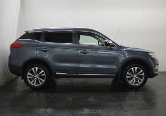 Подержанный автомобиль Geely Atlas 2021 года (4 фото)