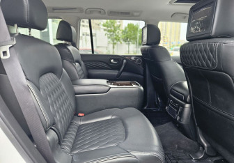 Подержанный автомобиль Infiniti QX80 2018 года (11 фото)