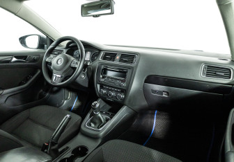 Подержанный автомобиль Volkswagen Jetta Sedan 2012 года (8 фото)