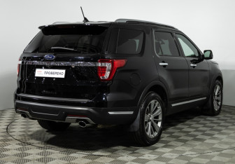 Подержанный автомобиль Ford Explorer 2019 года (5 фото)