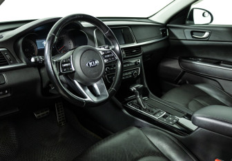 Подержанный автомобиль Kia Optima Sedan 2018 года (11 фото)
