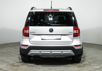 Подержанный автомобиль Skoda Yeti 2015 года (6 фото)