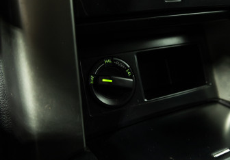 Подержанный автомобиль Toyota Land Cruiser Prado 2013 года (17 фото)