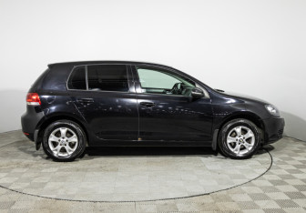 Подержанный автомобиль Volkswagen Golf Hatchback 2010 года (4 фото)