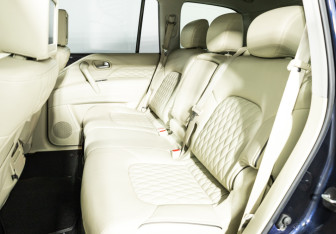 Подержанный автомобиль Infiniti QX80 2018 года (10 фото)