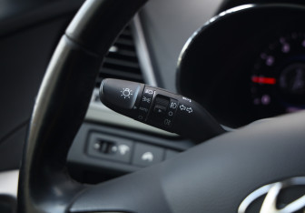 Подержанный автомобиль Hyundai Santa Fe 2012 года (23 фото)