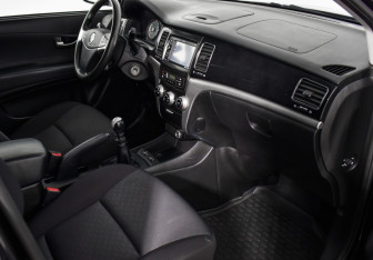 Подержанный автомобиль SsangYong Actyon 2012 года (13 фото)
