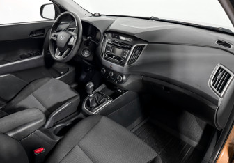 Подержанный автомобиль Hyundai Creta 2017 года (14 фото)