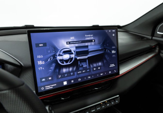 Подержанный автомобиль Geely Coolray 2026 года (17 фото)