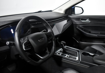 Подержанный автомобиль Omoda S5 2024 года (8 фото)