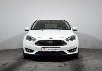 Подержанный автомобиль Ford Focus Hatchback 2017 года (2 фото)