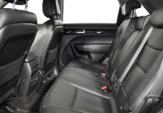 Подержанный автомобиль Kia Sorento 2015 года (20 фото)