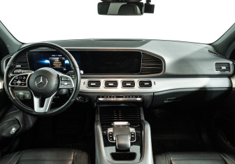 Подержанный автомобиль Mercedes-Benz GLE 2019 года (13 фото)