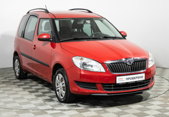 Подержанный автомобиль Skoda Roomster 2014 года (3 фото)