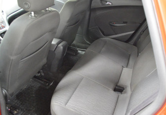 Подержанный автомобиль Opel Astra Hatchback 2014 года (11 фото)