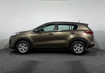 Подержанный автомобиль Kia Sportage 2016 года (8 фото)